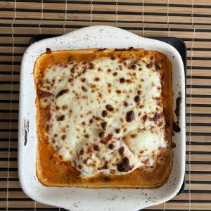 Bolonez soslu Lazanya